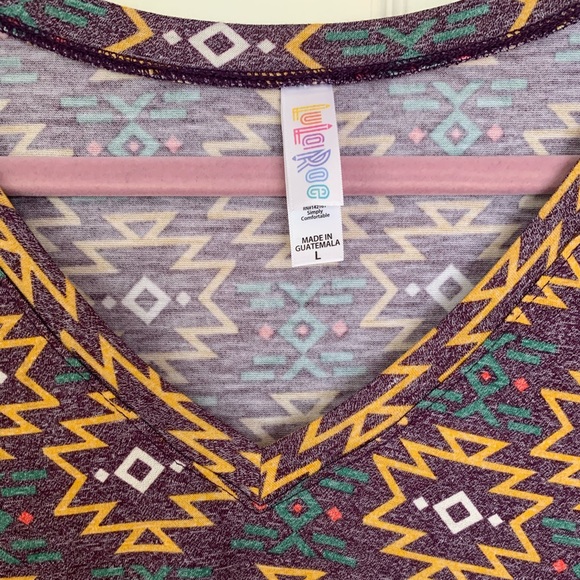 SOLD LuLaRoe Christy top. NWT Size Large Aztec print - Picture 2 of 5